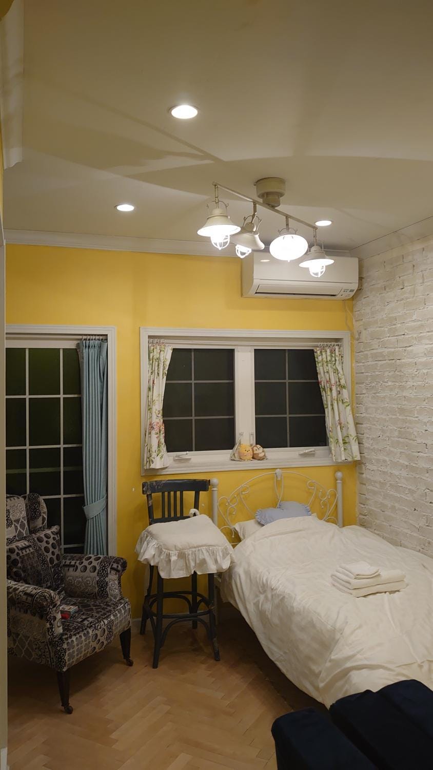 Photo of the whole room