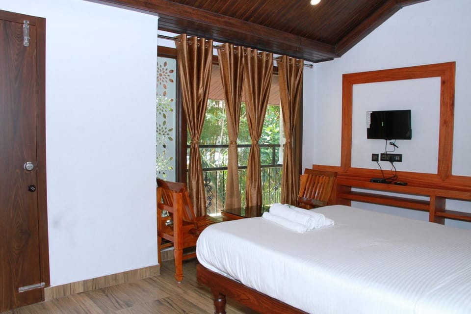 Bed, TV and multimedia, Photo of the whole room, Bedroom, Garden view