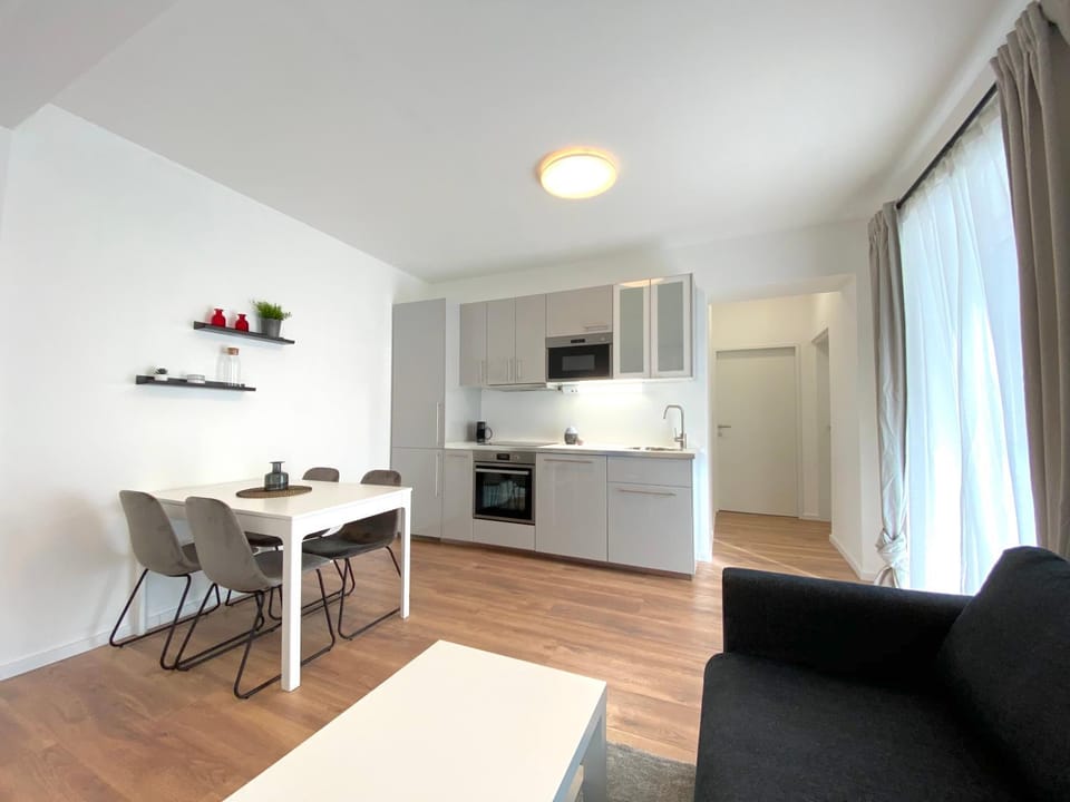 Kitchen or kitchenette, Living room, Seating area, Dining area, dishwasher, pet friendly, stove