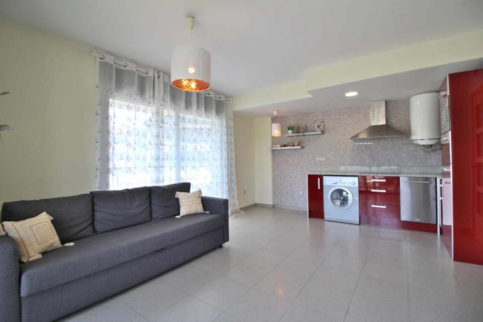 AL20 Apartamento 4 pax, playa Fenals, Costa Brava Apartment in Lloret de Mar