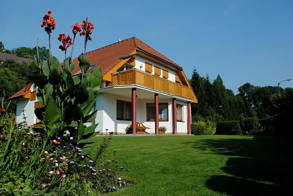Facade/entrance, Garden