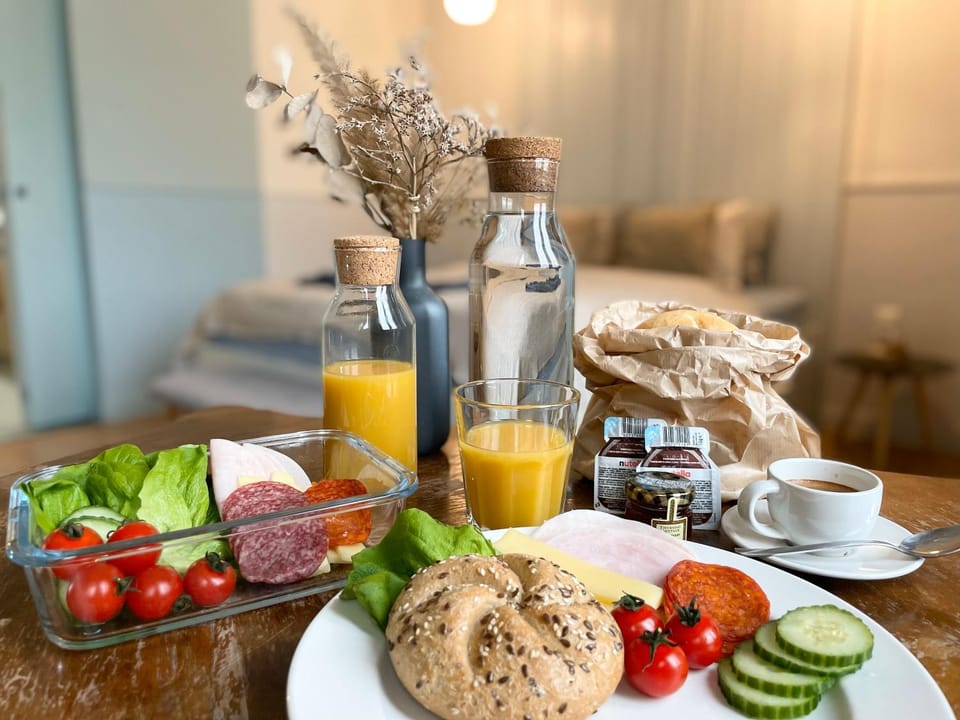 Food and drinks, Food, Breakfast, Drinks