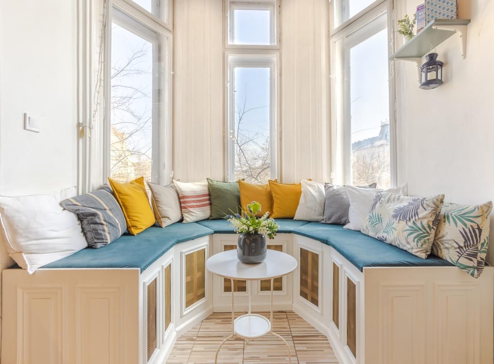 Seating area, City view
