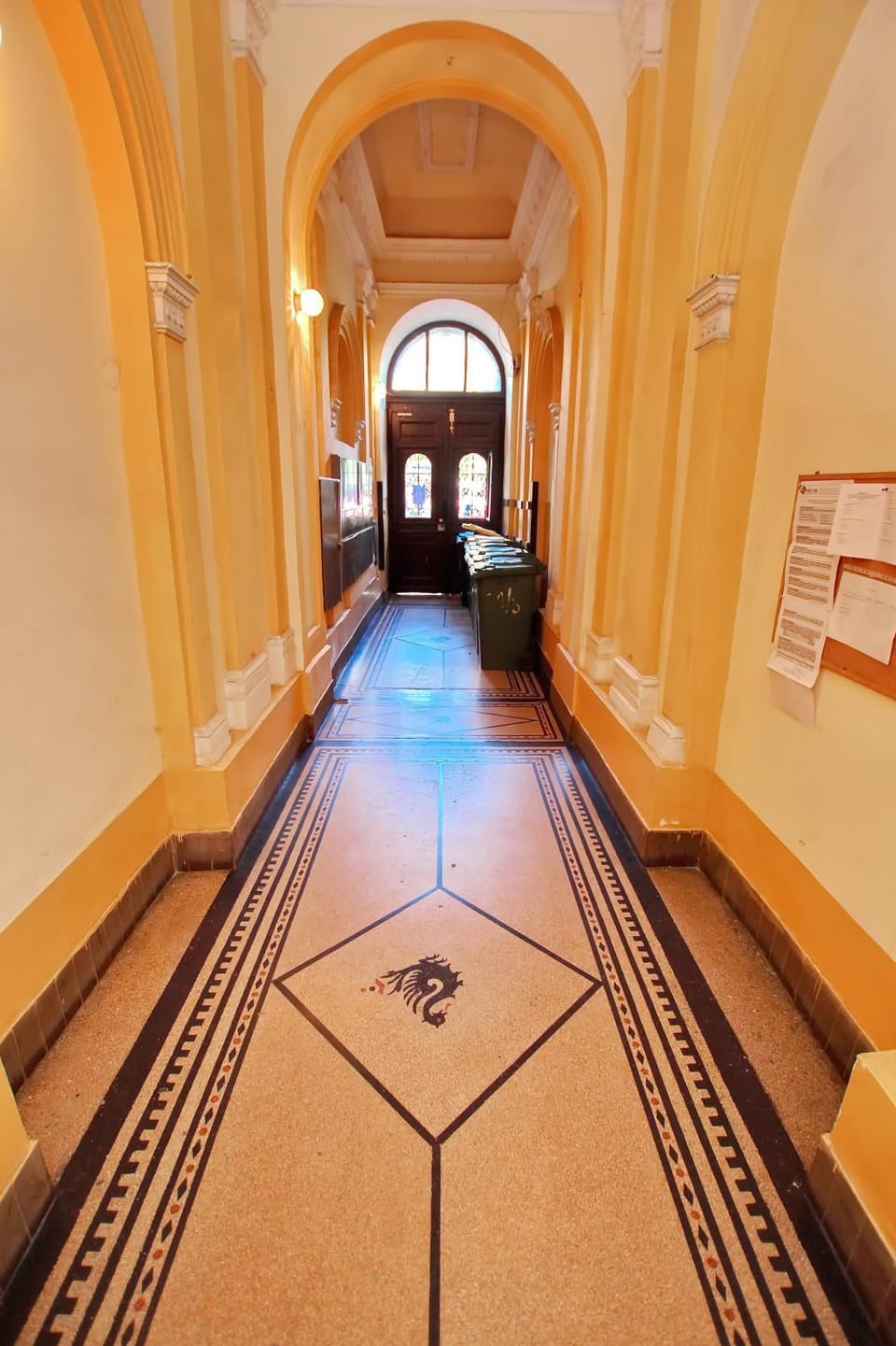 Facade/entrance