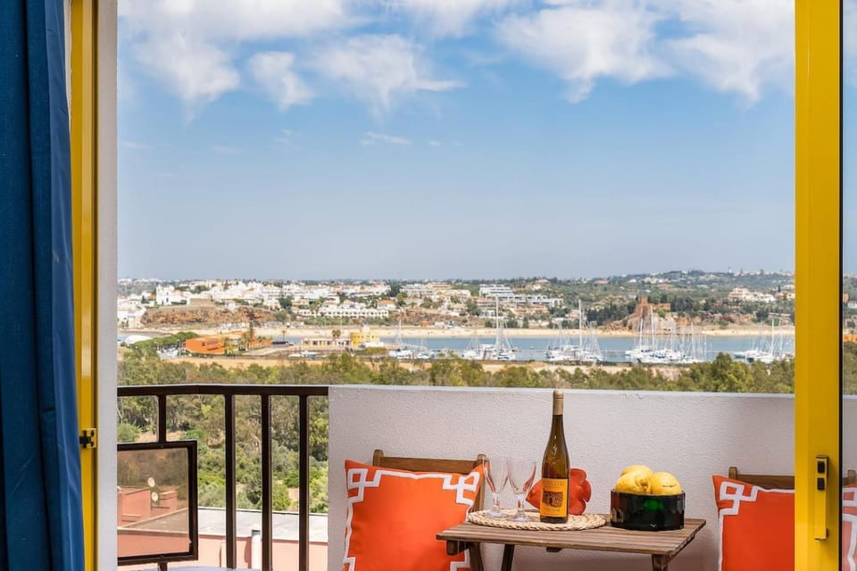 Bright Apt Marina View Steps to Beach Apartment in Portimao