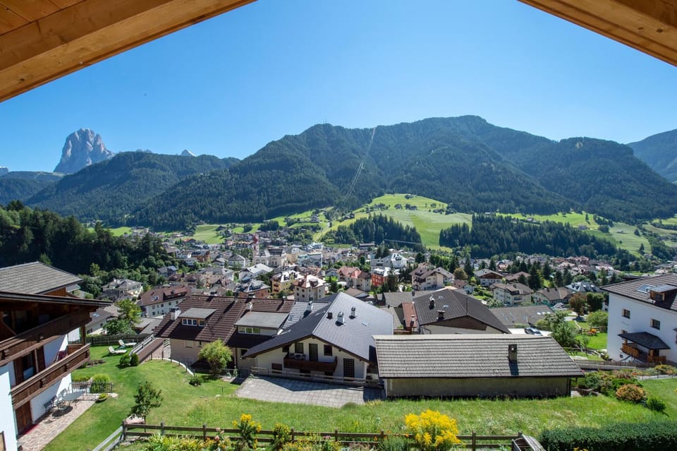 City view, Garden view