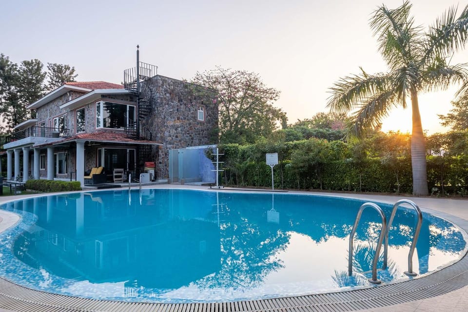 Property building, Swimming pool
