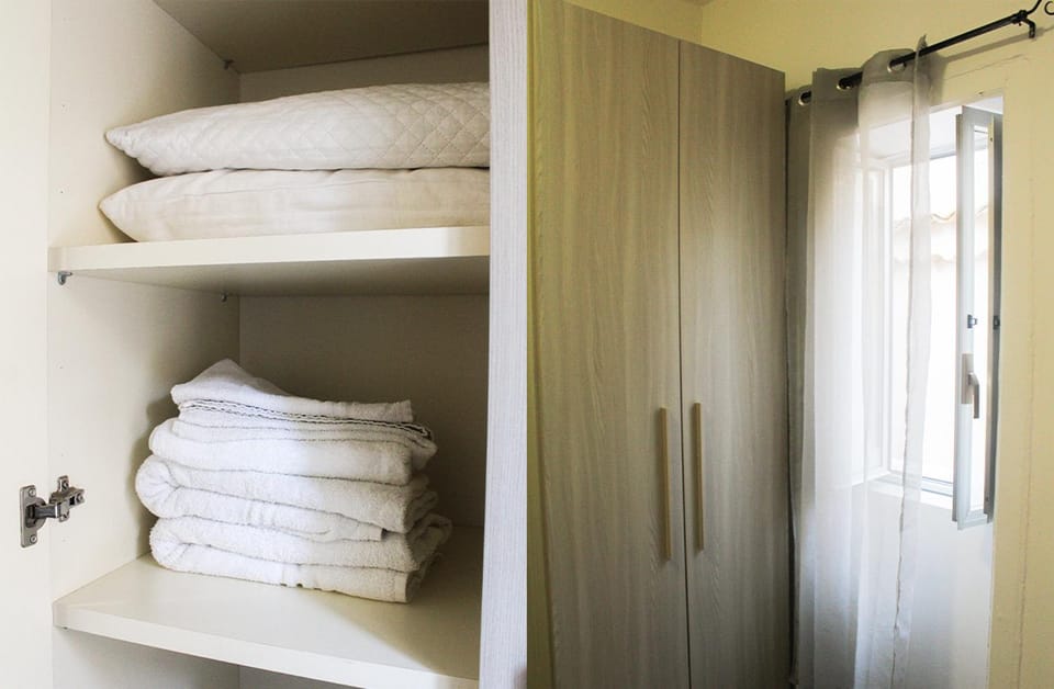 towels, wardrobe