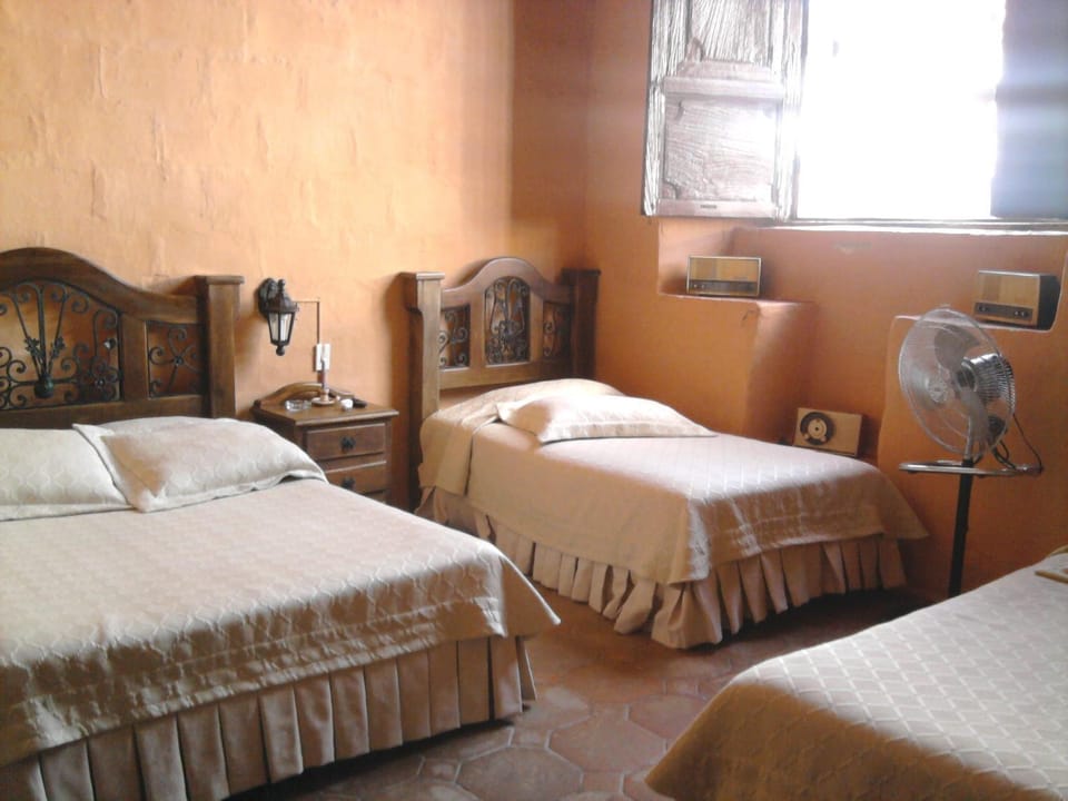 Day, Photo of the whole room