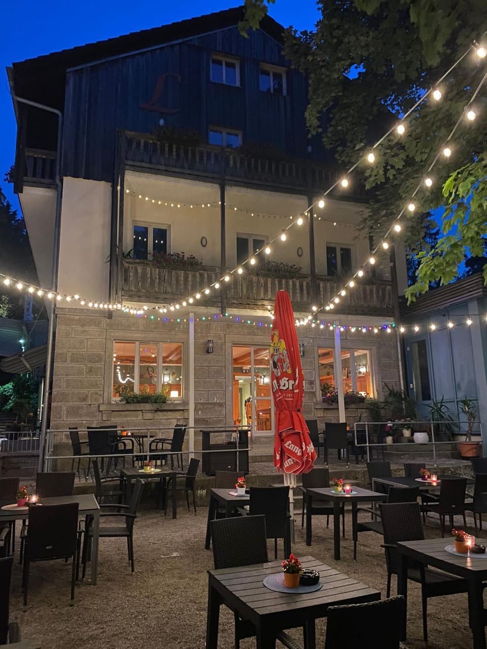 Property building, Restaurant/places to eat