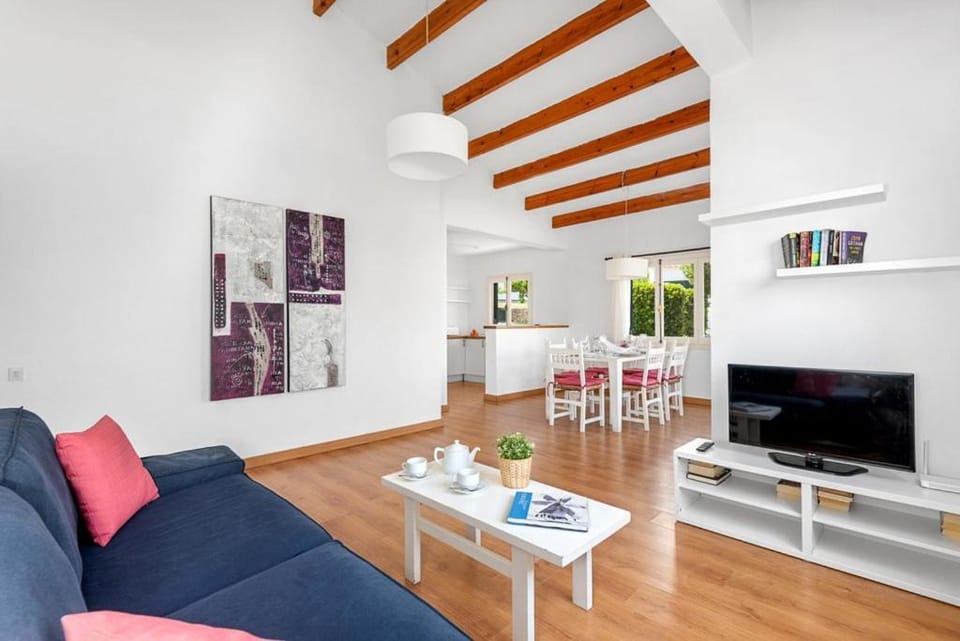 Communal lounge/ TV room, Living room