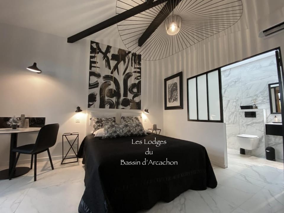 Hôtel particulier - Les lodges du Bassin d'Arcachon- Suites privées haut de gamme- Clim-Parking privé Bed and Breakfast in Gujan-Mestras