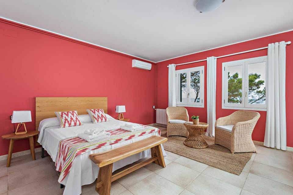 Bed, Bedroom