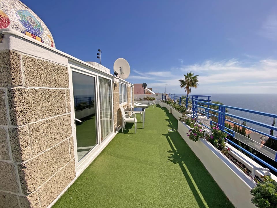 Day, Neighbourhood, Natural landscape, View (from property/room), Balcony/Terrace, Beach, Sea view