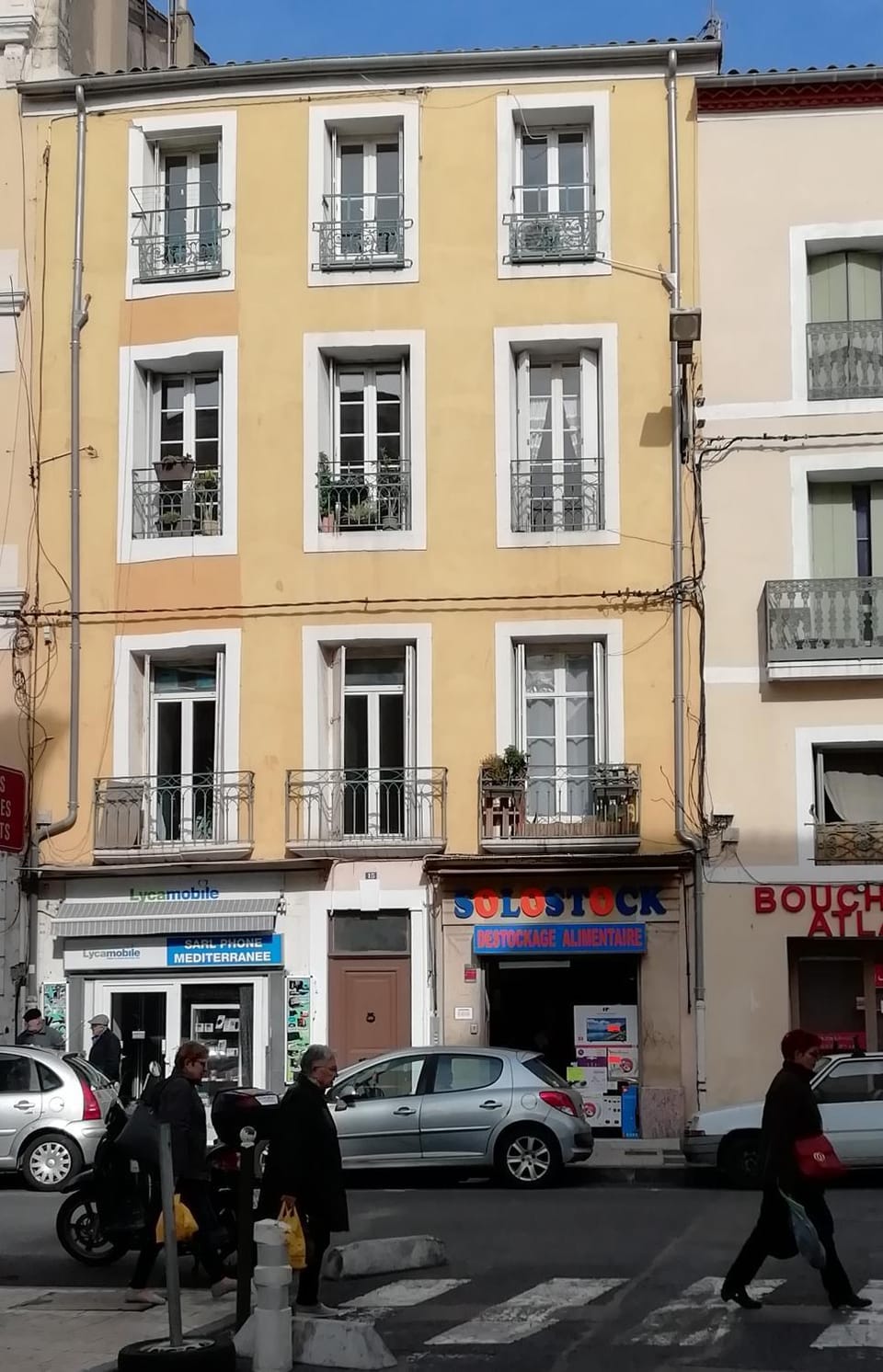 Facade/entrance