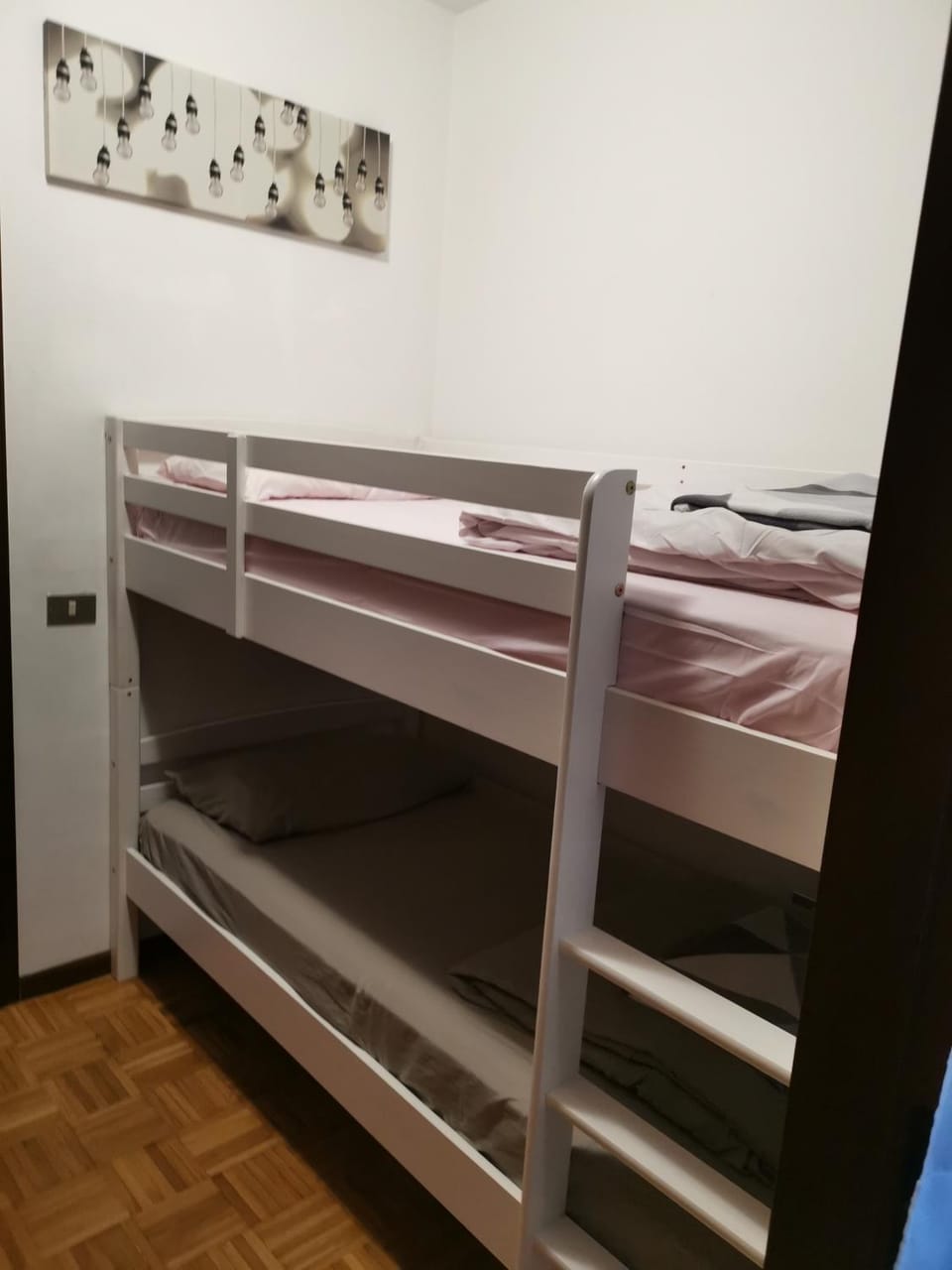 Bedroom, bunk bed