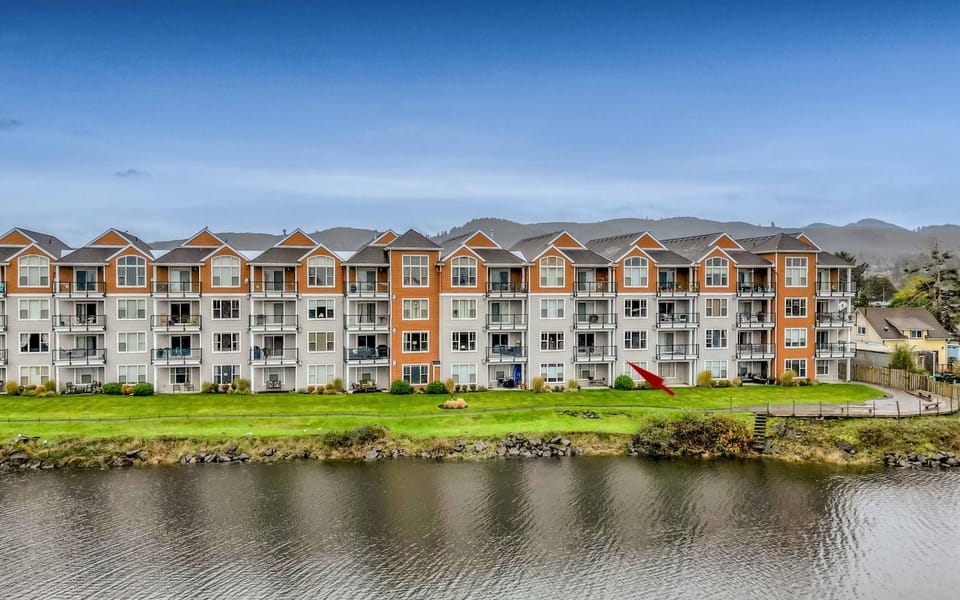 Herons View at Bridgeport - Meredith Lodging House in Seaside