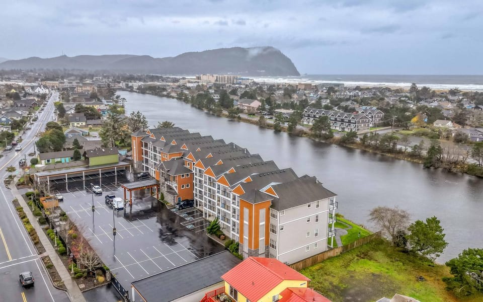 Herons View at Bridgeport - Meredith Lodging House in Seaside