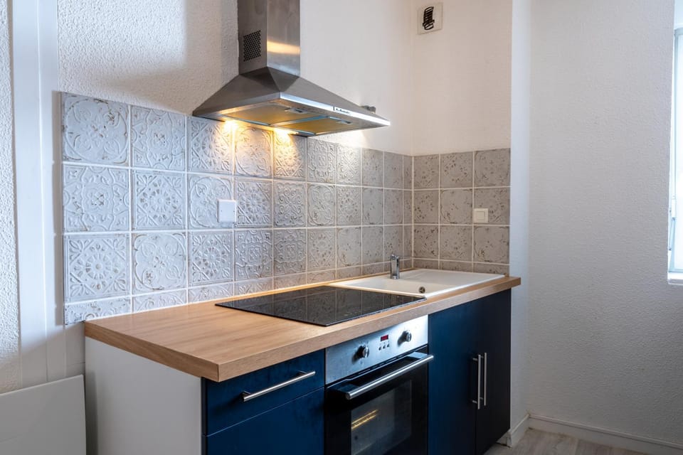 Kitchen or kitchenette, pet friendly, stove