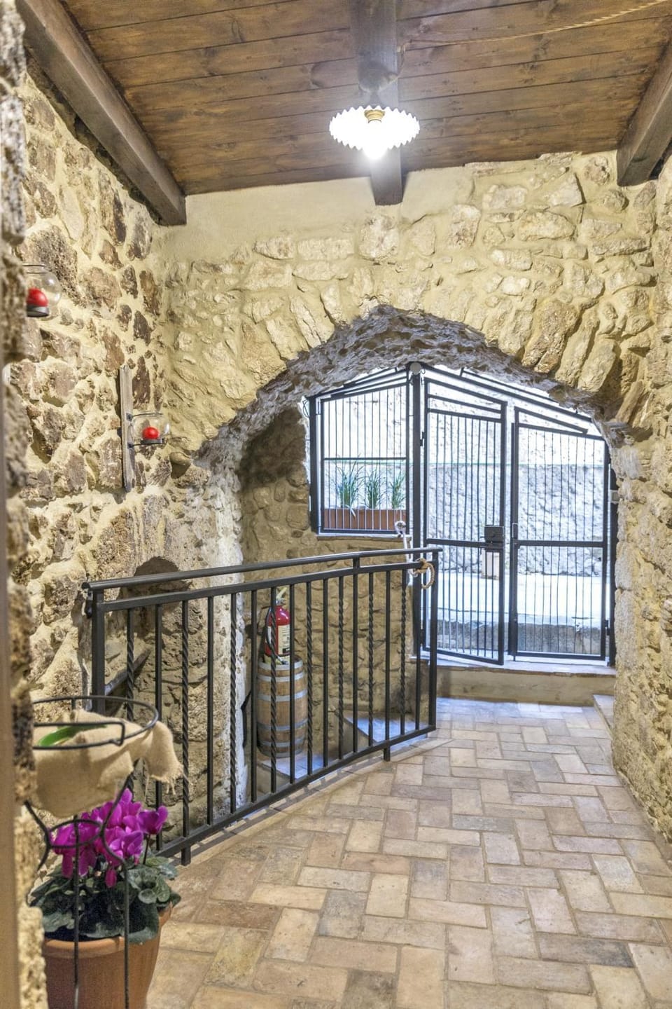 Facade/entrance