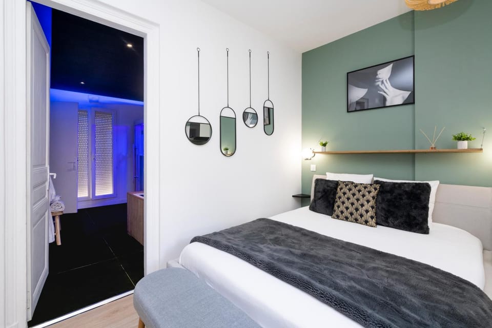 Bed, Bedroom