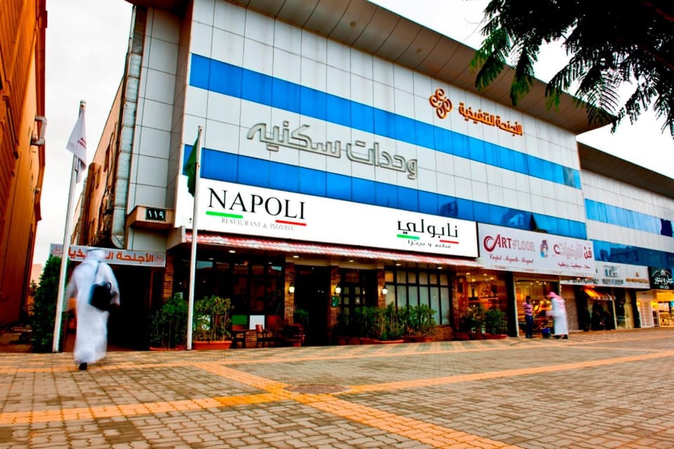 Property building, Facade/entrance, Property logo or sign, Bird's eye view, Floor plan