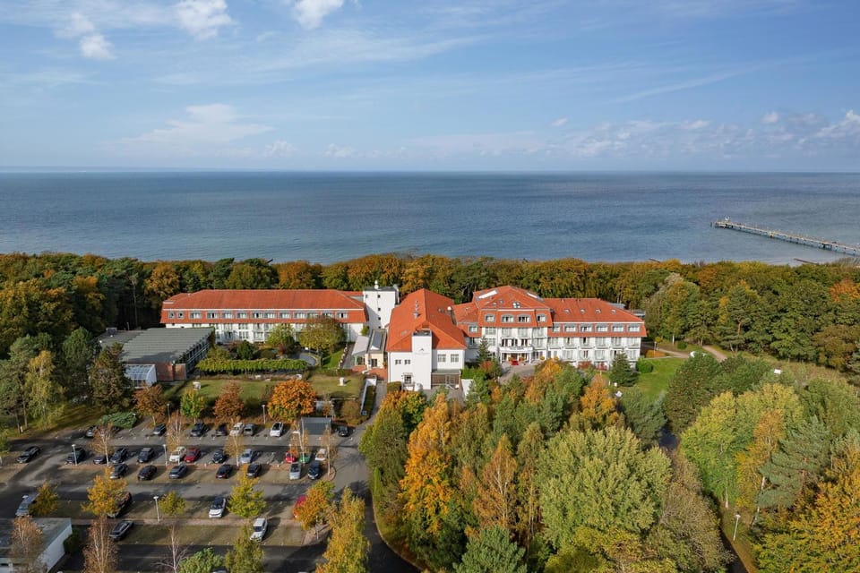 Property building, Bird's eye view, Beach