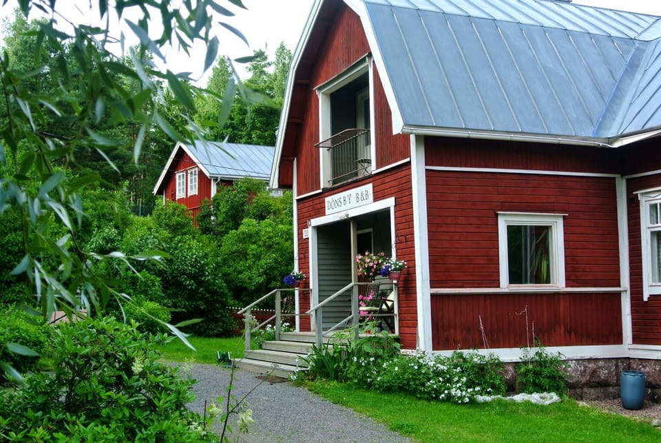 Facade/entrance, Garden