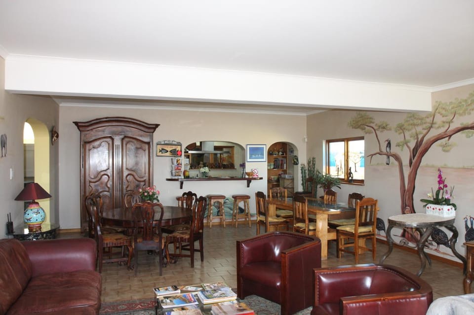 Restaurant/places to eat, Seating area