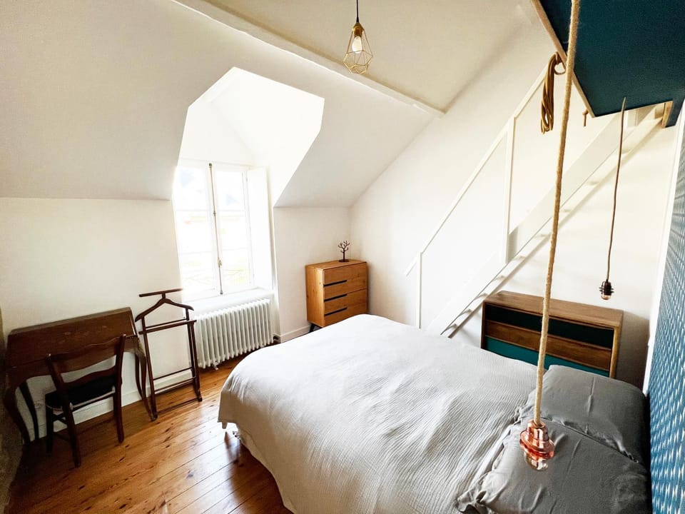 Bed, Decorative detail, Bedroom, storage
