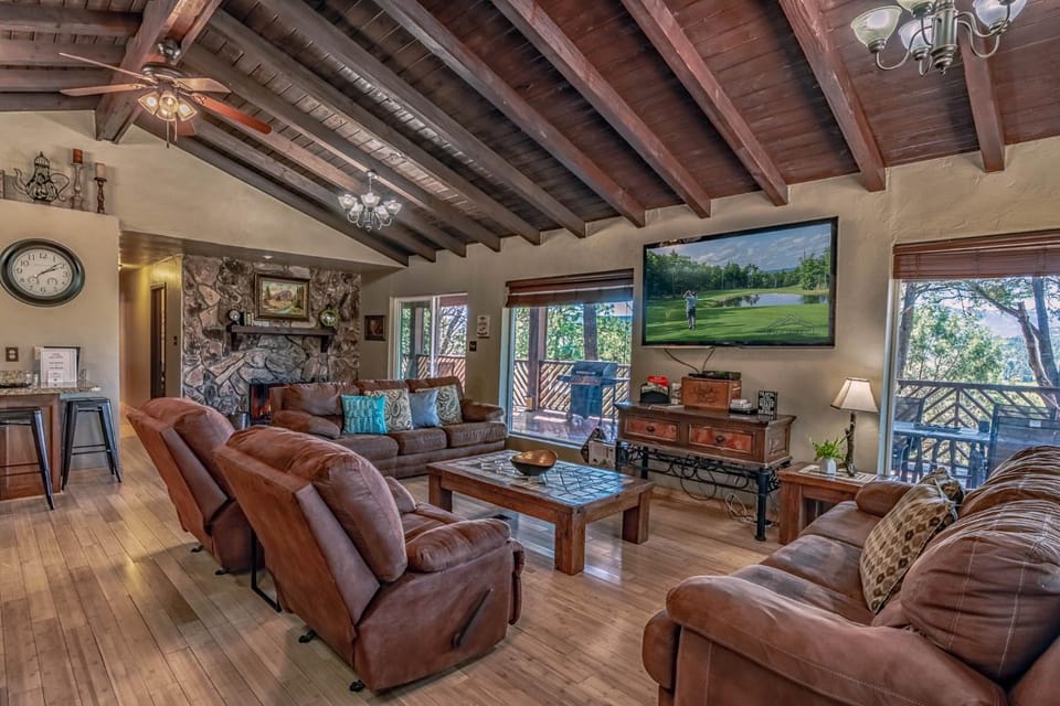 TV and multimedia, Living room, Seating area, fireplace, furniture