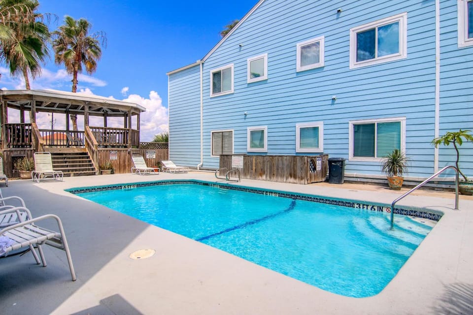 Leeward Isles 203 Apartment in North Padre Island