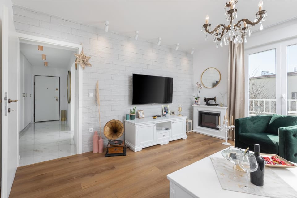 Communal lounge/ TV room, TV and multimedia, Living room, Seating area