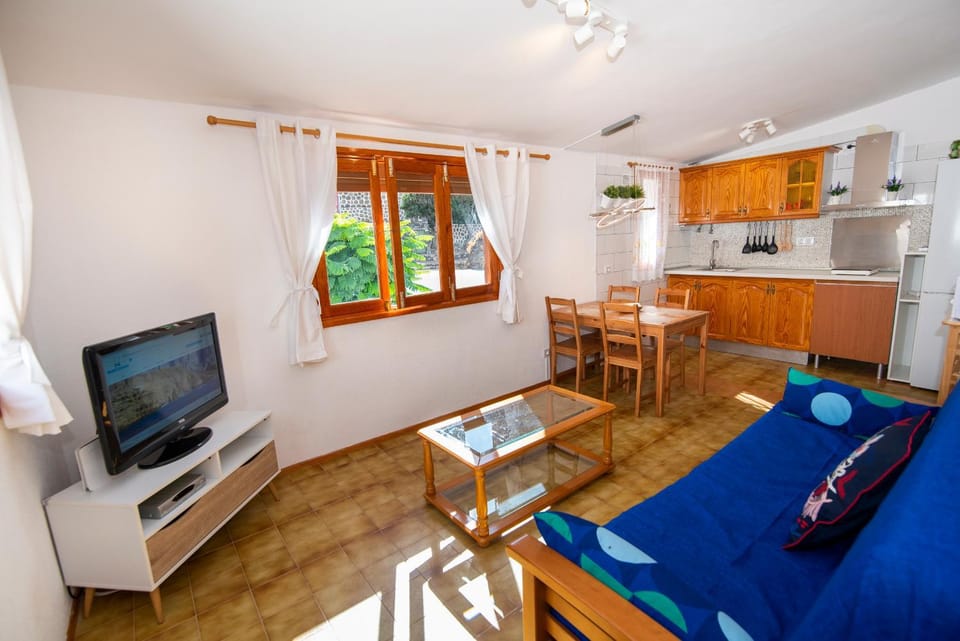 TV and multimedia, Kitchen or kitchenette, Living room, Dining area