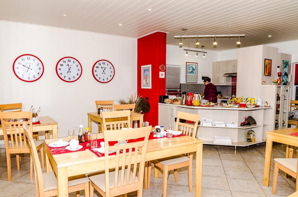 Restaurant/places to eat, Buffet breakfast