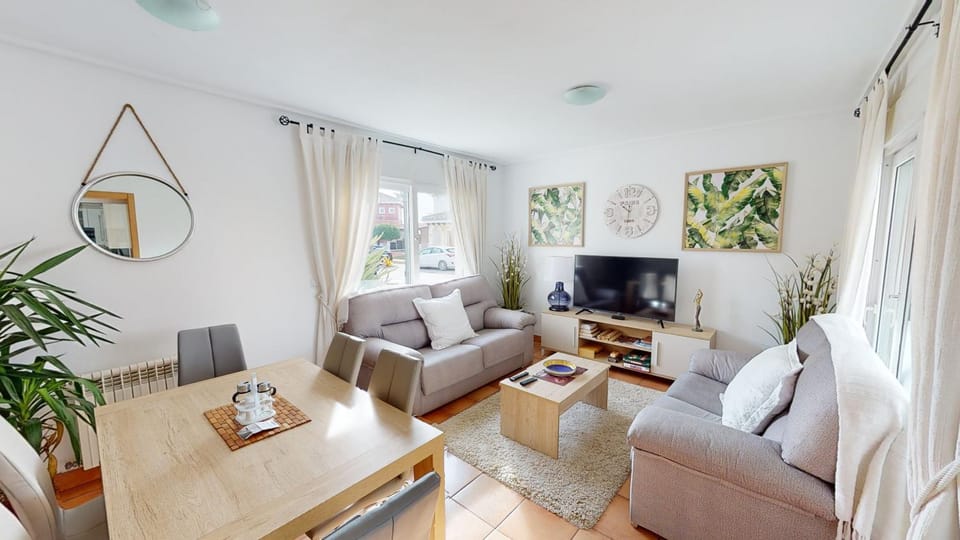 Communal lounge/ TV room, Living room