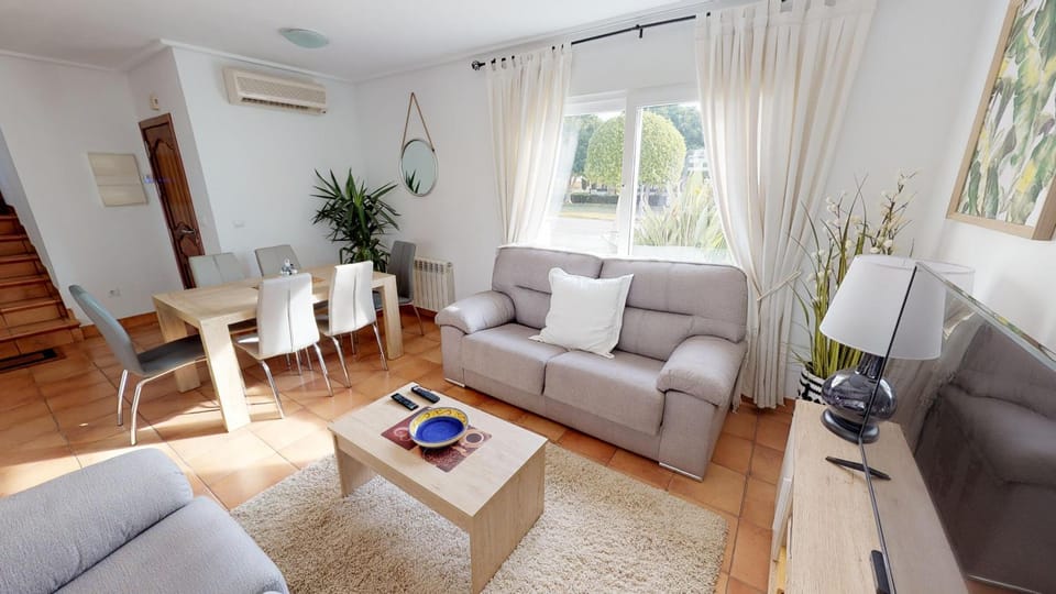 Communal lounge/ TV room, Living room