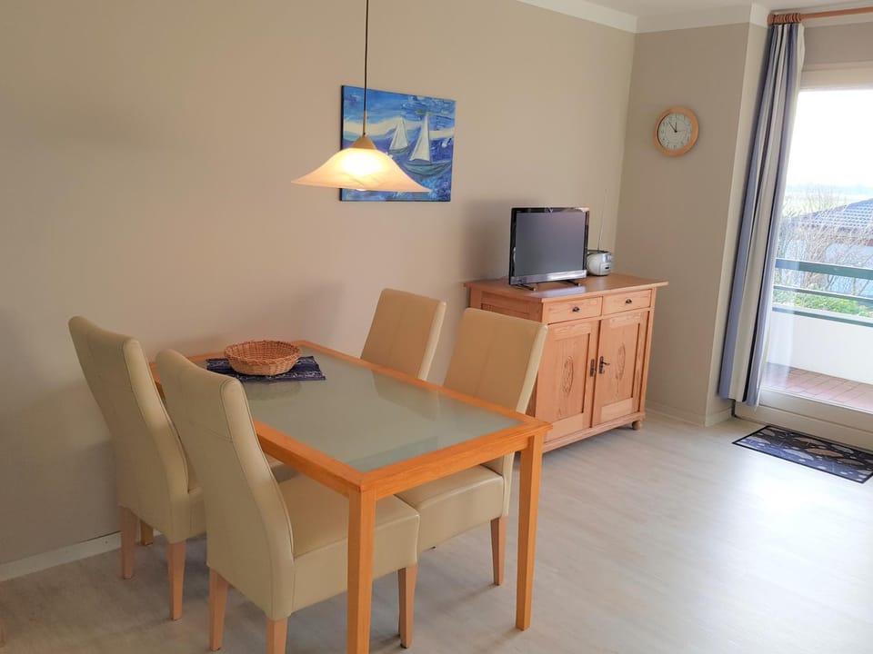 TV and multimedia, Living room, Dining area