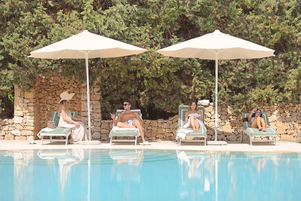 Pool view, Swimming pool, sunbed