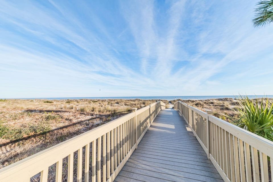 Neighbourhood, Natural landscape, Beach