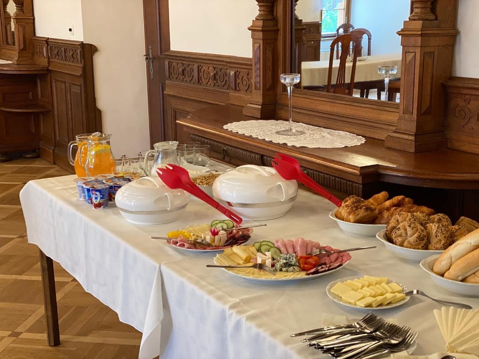 Zámek Lnáře Bed and Breakfast in South Bohemian Region