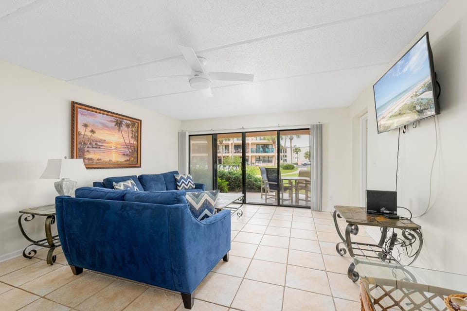 TV and multimedia, Living room, Seating area, furniture