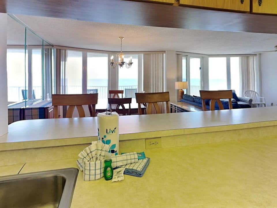 Kitchen or kitchenette, Living room, Dining area, Sea view