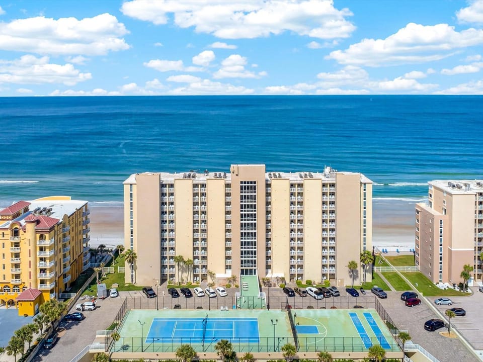 Shores Club 807 Apartment in Daytona Beach Shores