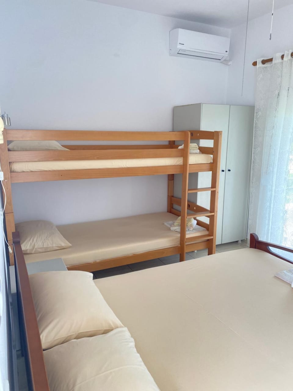 Bed, bunk bed, air conditioner