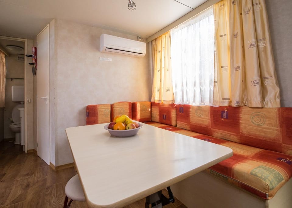Other, Dining area