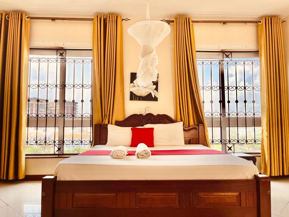 Bed, Photo of the whole room, Bedroom, towels