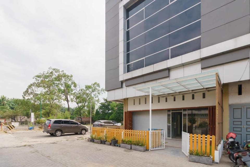 Facade/entrance