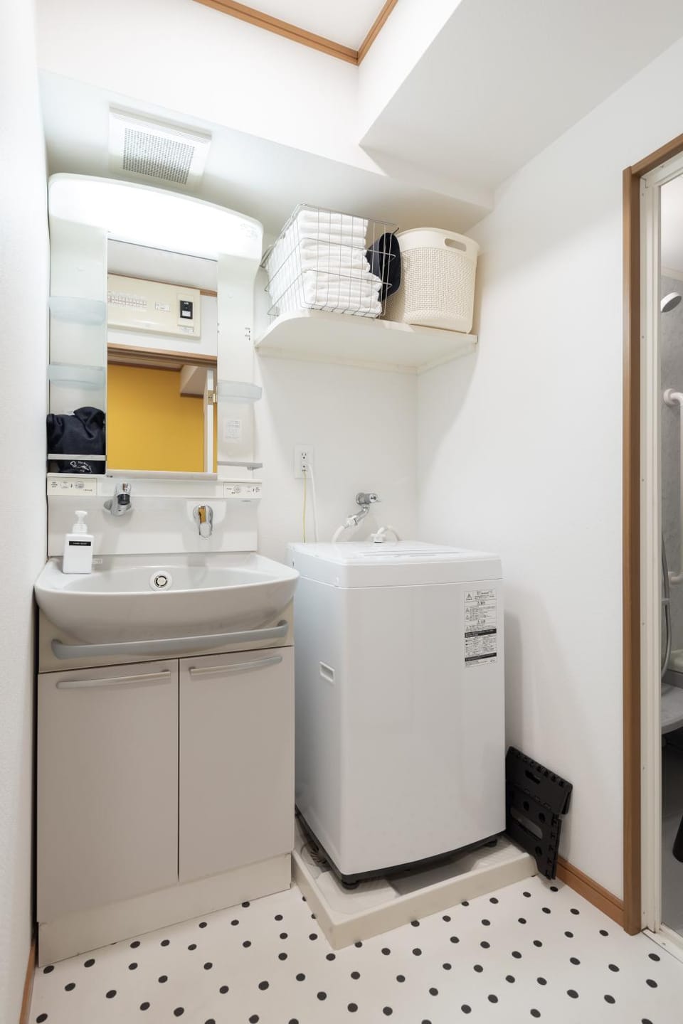 Toilet, Bathroom, washing machine