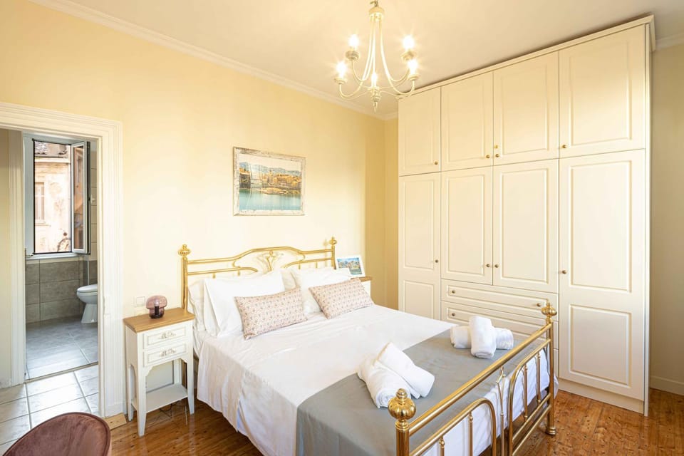 Bed, Photo of the whole room, Bedroom, towels, wardrobe